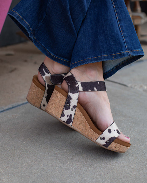 BONITA CREAM/BROWN WEDGE BY VERY G - CREAM