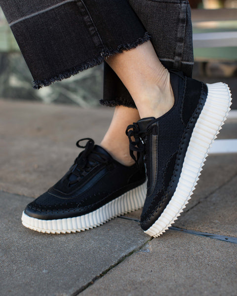 BLACK ADVENTURE PLATFORM SNEAKER BY CORKYS