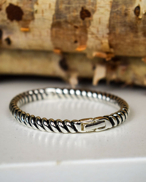 FOLLOW MY LEAD ROPE HINGED BANGLE BRACELET - 2 COLORS