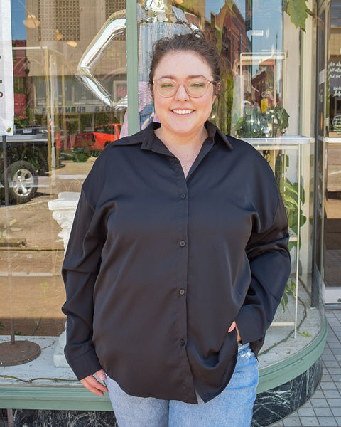 KATHRYN CLASSIC BUTTON-UP - BLACK REG/CURVY