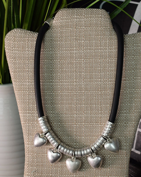ALL THE HEARTS NECKLACE - SILVER - Salty Lime Boutique