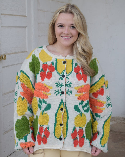 VEGGIE GARDEN JACQUARD BUTTONED CARDIGAN - CREAM - REG/CURVY