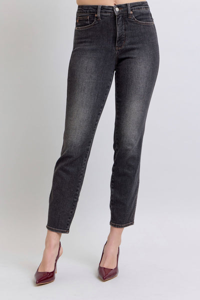 MID-RISE TUMMY CONTROL SLIM FIT JEANS BY JUDY BLUE - BLACK WASHED REG/CURVY
