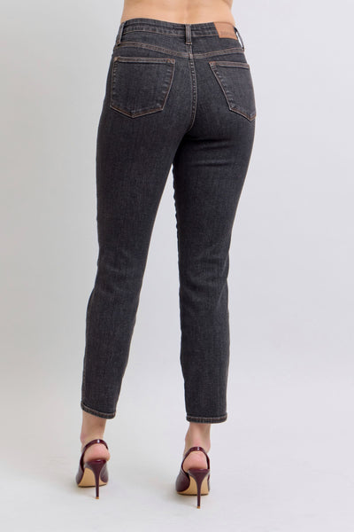 MID-RISE TUMMY CONTROL SLIM FIT JEANS BY JUDY BLUE - BLACK WASHED REG/CURVY