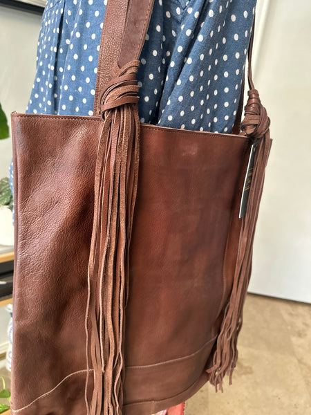 FRINGED WESTERN LEATHER TOTE - BROWN - Salty Lime Boutique