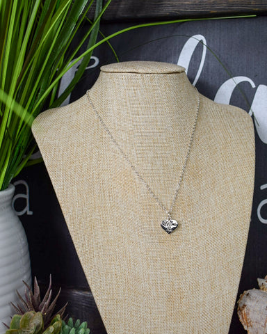 CELEBRATING THE MOMS HEART CHARM NECKLACE -SILVER