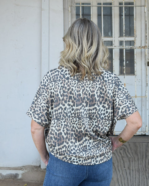 LEOPARD PRINT SHORT SLEEVE TEE