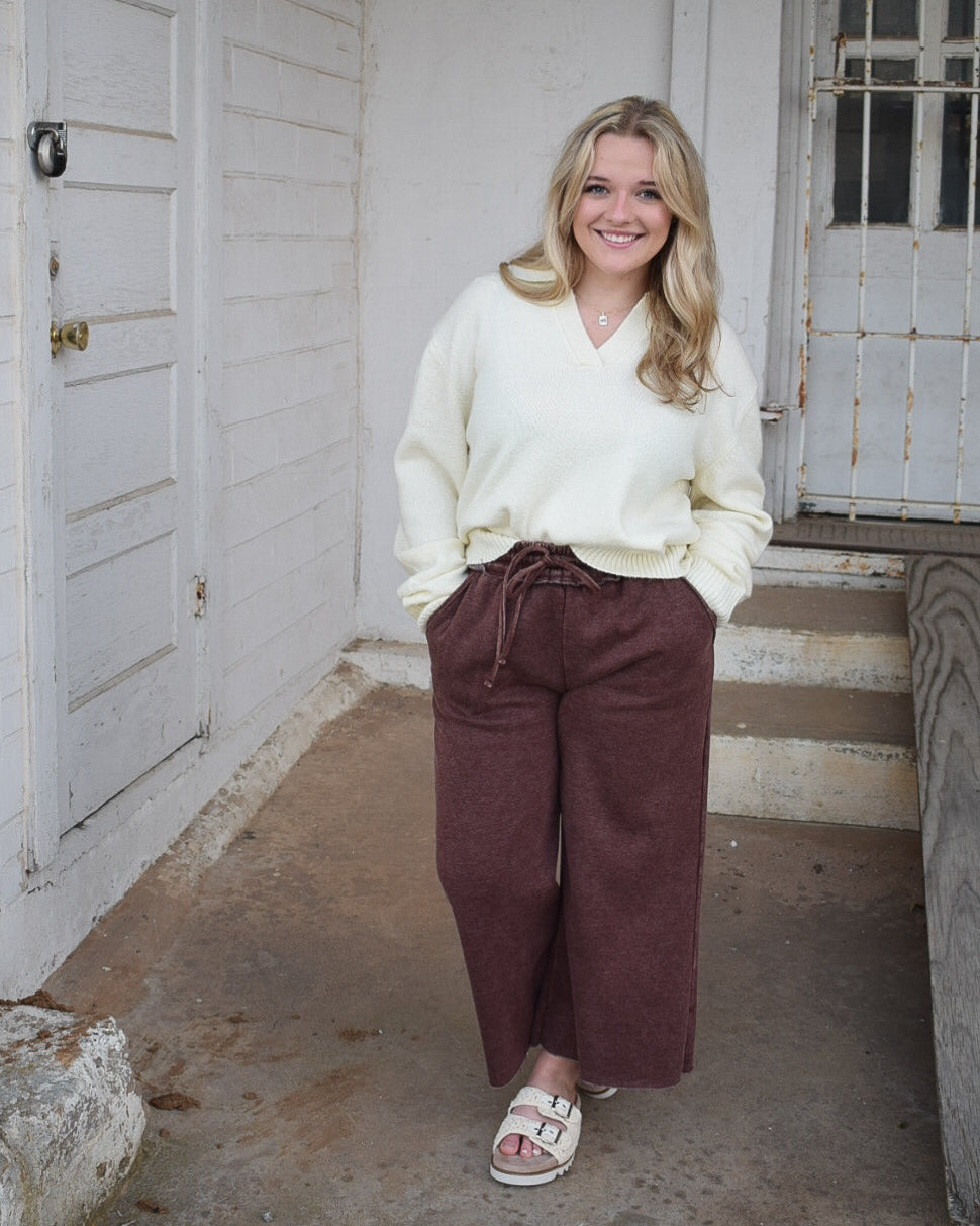 ACID WASH CROPPED FLEECE PALAZZO SWEATPANT REG/CURVY - MAHOGANY