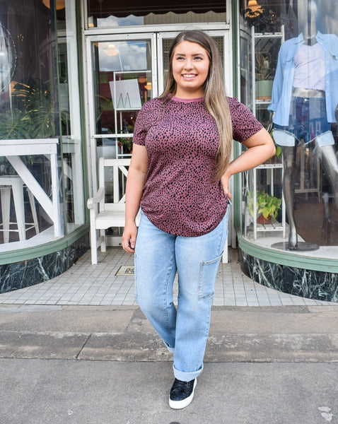 CHEETAH PRINT SHORT SLEEVE SHIRT  - WINE