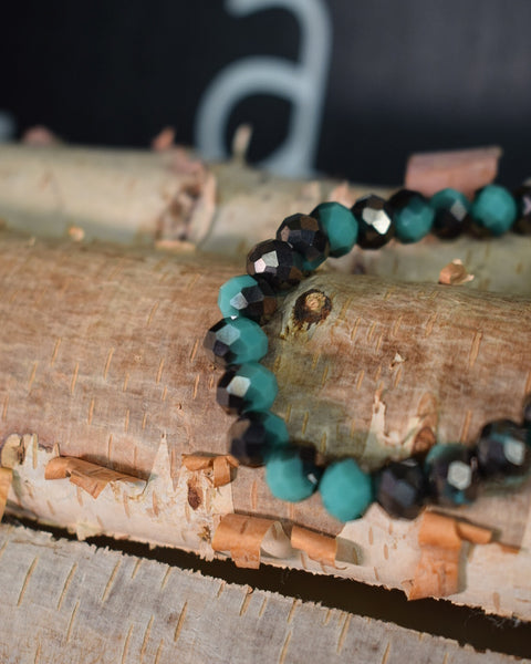TURQUOISE GLASS BEAD STRETCHY BRACELET - Salty Lime Boutique