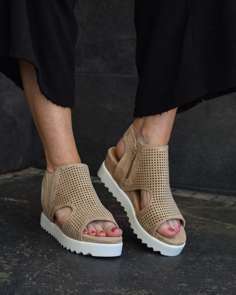 AMY PLATFORM SANDAL BY VERY G - SAND