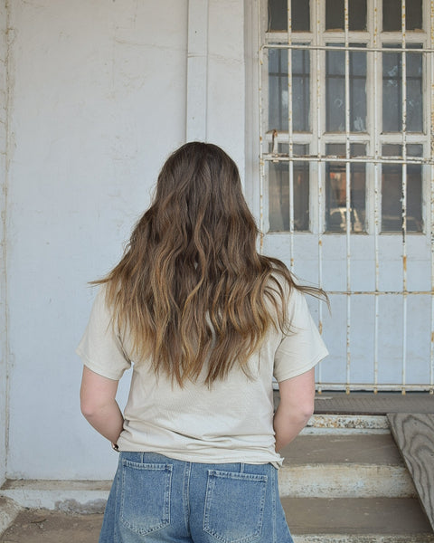 LEOPARD LIPS GRAPHIC TEE- SAND - CURVY