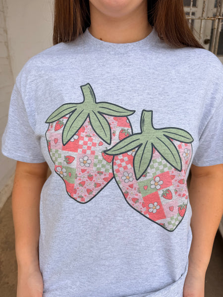 QUILTED STRAWBERRY GRAPHIC TEE- ASH GREY - Salty Lime Boutique