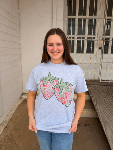 QUILTED STRAWBERRY GRAPHIC TEE- ASH GREY - Salty Lime Boutique