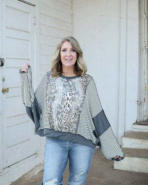 ROUND NECK OVERSIZED LOOSE FIT DOLMAN LONG SLEEVE BANDED LEOPARD ANIMAL PRINTTOP