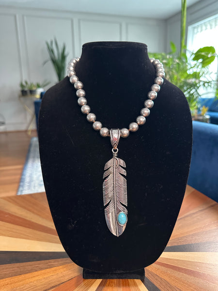 FEATHER WITH FAUX TURQUOISE CHUNKY NECKLACE - SILVER - Salty Lime Boutique