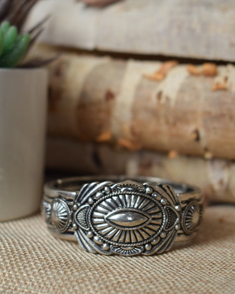 WILD WEST CONCHO BRACELET - SILVER