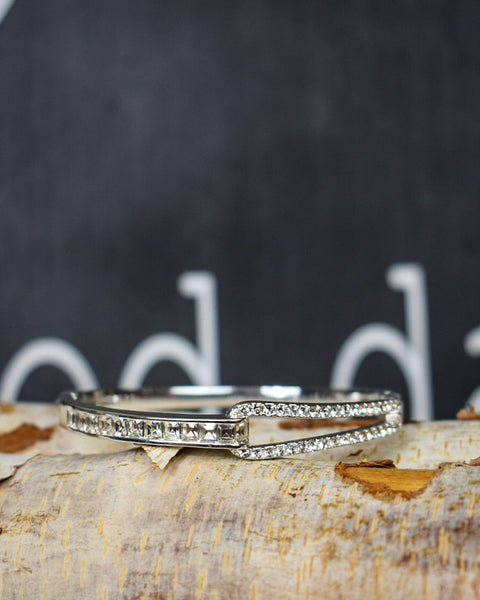 LASSO CRYSTAL PAVE HINGE BRACELET - 2 COLORS