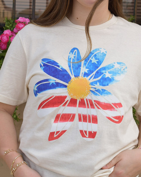 Red White & Blue Daisy Graphic Tee - Natural - Reg/Curvy