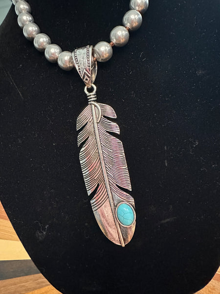 FEATHER WITH FAUX TURQUOISE CHUNKY NECKLACE - SILVER - Salty Lime Boutique