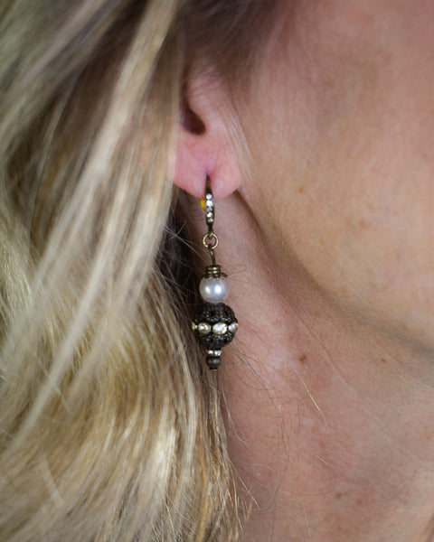 VINTAGE PEARL & GLASS BEAD EARRINGS