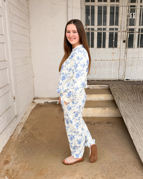 IT'S SO DARLING BLUFLORAL PRINT JOGGER SET - IVORY