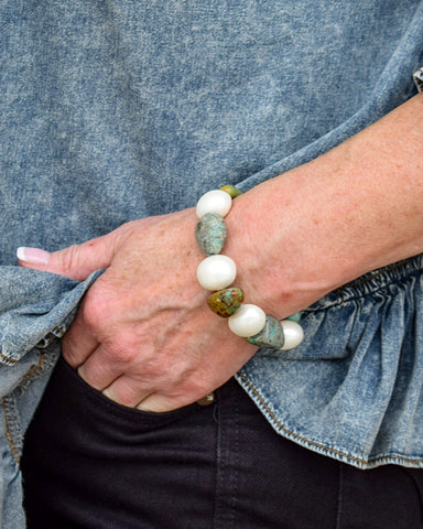 AUTHENTIC TURQUOISE NUGGET & PEARL GLASS BEAD STRETCHY BRACELET - BY A RARE BIRD