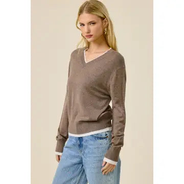 Café Darling Contrast-Trim V-Neck Sweater - Mocha