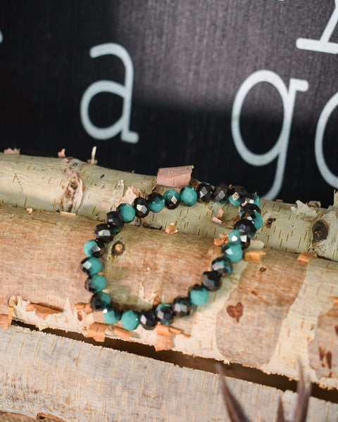 TURQUOISE GLASS BEAD STRETCHY BRACELET - Salty Lime Boutique