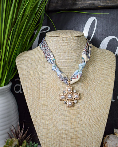SCARF CROSS CHARM NECKLACE - CREAM