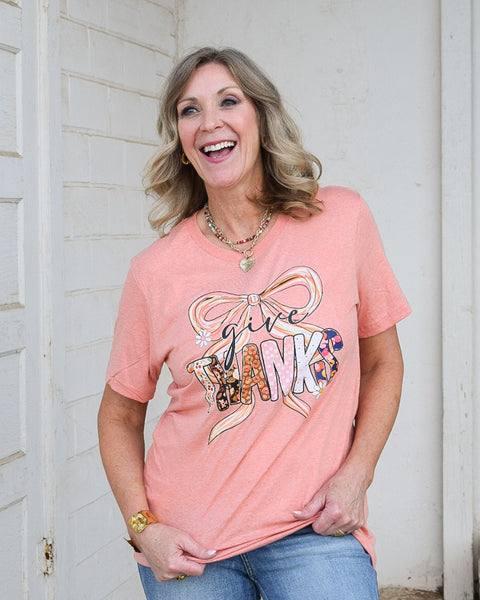 GIVE THANKS GRAPHIC TEE - HEATHERED PEACH CURVY