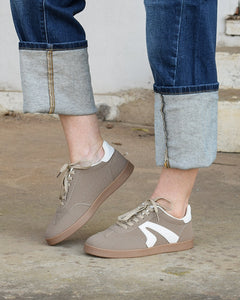 RETRO THROWBACK SNEAKER BY VERY G - BROWN