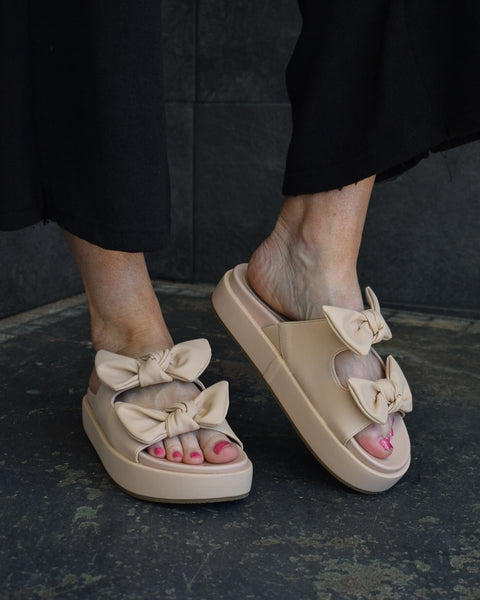 LIL BIT KNOTTY SANDAL BY CORKYS- NUDE