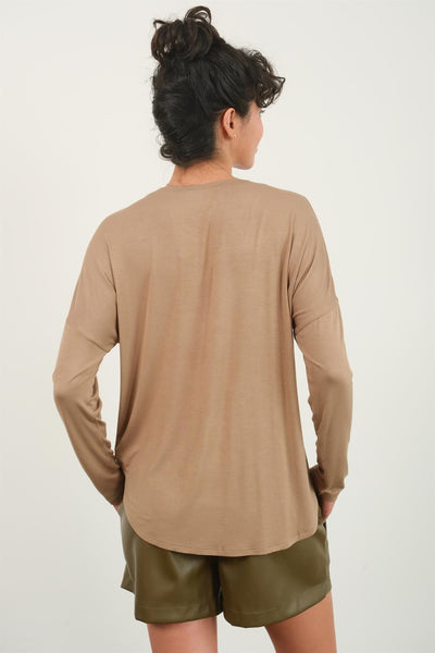 ROUND NECK LONG SLEEVE CURVED HEM TOP - MOCHA BROWN