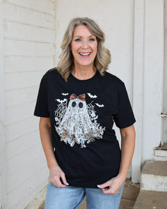WHITE LACE GHOST GRAPHIC TEE- BLACK