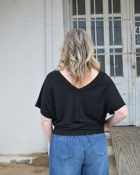 DOUBLE V SHORT SLEEVE TOP- BLACK - Salty Lime Boutique