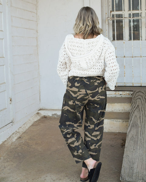 CAMO LOOSE FIT BARREL LEG PANTS
