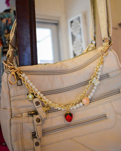 PEARL & STRAWBERRY CHARMS CHUNKY PURSE CHAIN
