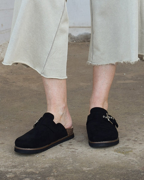 DAY DREAM SLIP ON BY CORKYS- BLACK
