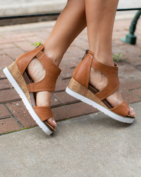 COGNAC SUGAR N SPICE SANDAL BY CORKYS