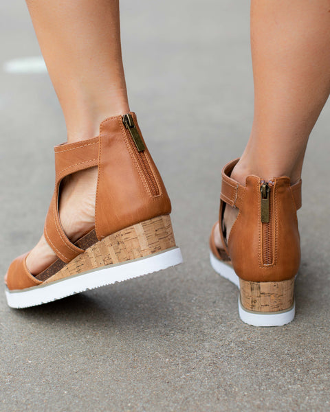 COGNAC SUGAR N SPICE SANDAL BY CORKYS