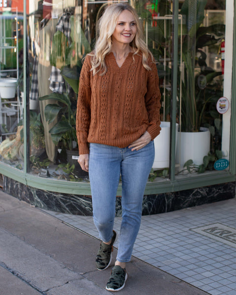 REA CABLE KNIT LOOSE FIT SWEATER - CARAMEL