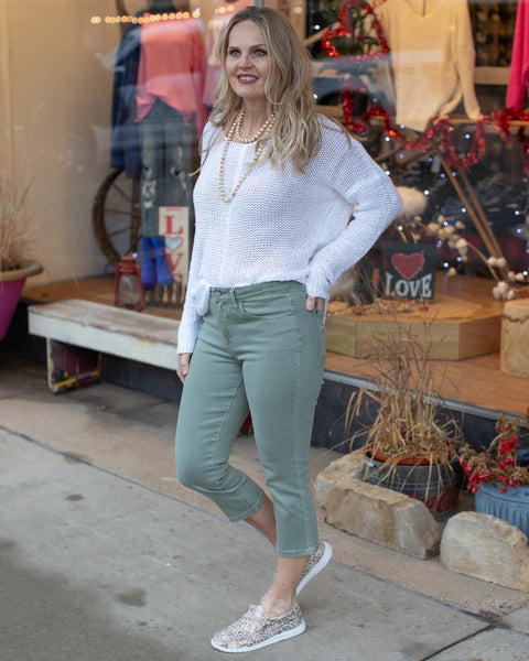 MID-RISE SAGE CAPRI JEANS BY JUDY BLUE
