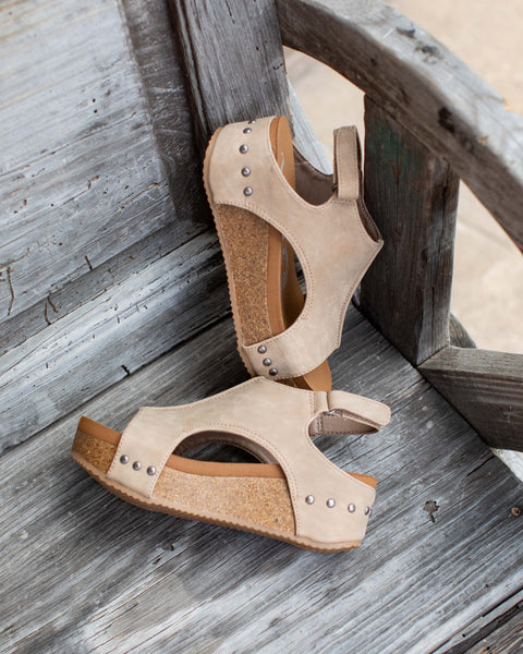 REIN WEDGE BY VERY G - TAUPE