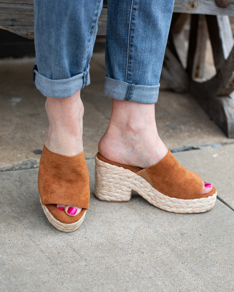 SOLSTICE ESPRDRILLE WEDGE BY CORKY'S - COGNAC