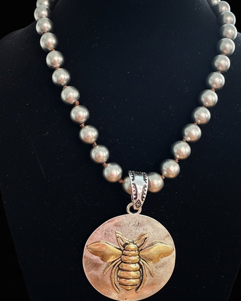 QUEEN BEE CHUNKY NECKLACE - SILVER - Salty Lime Boutique