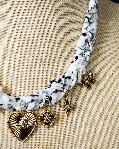 SCARF CHARM NECKLACE - WHITE