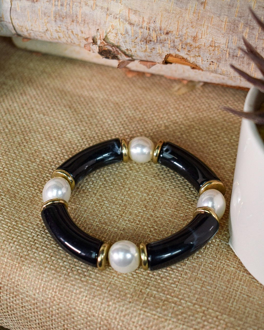 BLACK TUBE BEAD & PEARL STRETCHY BRACELET