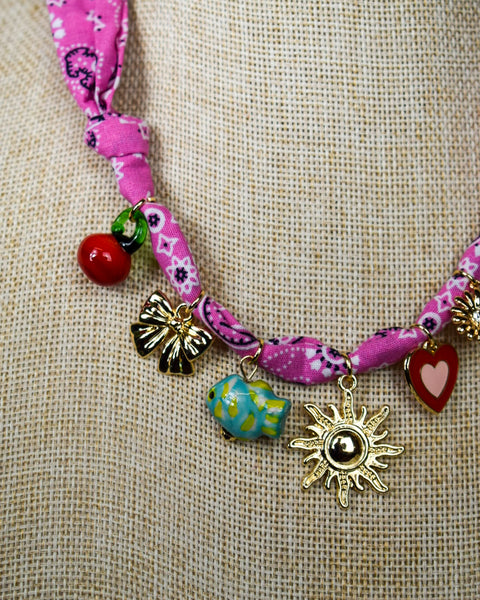 SCARF CHARM NECKLACE - PINK