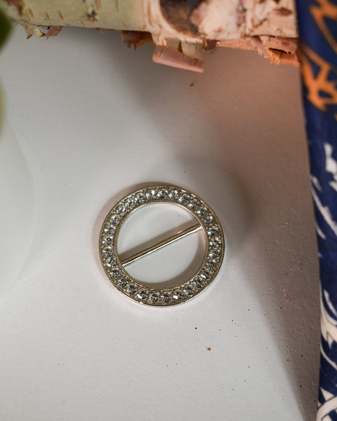 ROUND CRYSTAL SCARF RING - SILVER